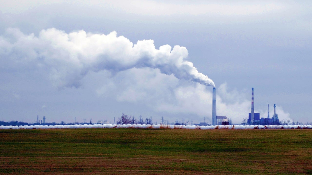 Air pollution directly affects cognition in elderly individuals, German researchers said at the 2015 meeting of the American Thoracic Society, after analyzing data on the link between impaired lung function and cognitive decline. What are some other health risks from air pollution? Click through to find out. (ThinkstockNadofotos)