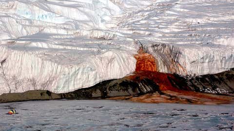 Feenkreise Und Rote Wasserfalle 7 Mysteriose Orte Die Auch Forscher Ratseln Lassen The Weather Channel Artikel Von The Weather Channel Weather Com