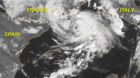 Infrared satellite image of the Nov. 8, 2011 Mediterranean tropical storm off the French Riviera. (EUMETSAT/METEOSAT)