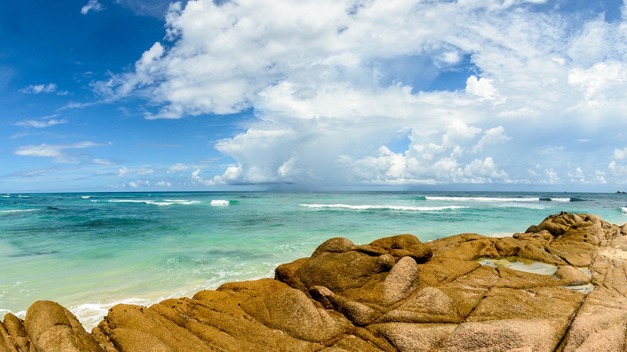 Views from the coast of Baja California Sur, Mexico. (Hoatzinexp/Thinkstock)