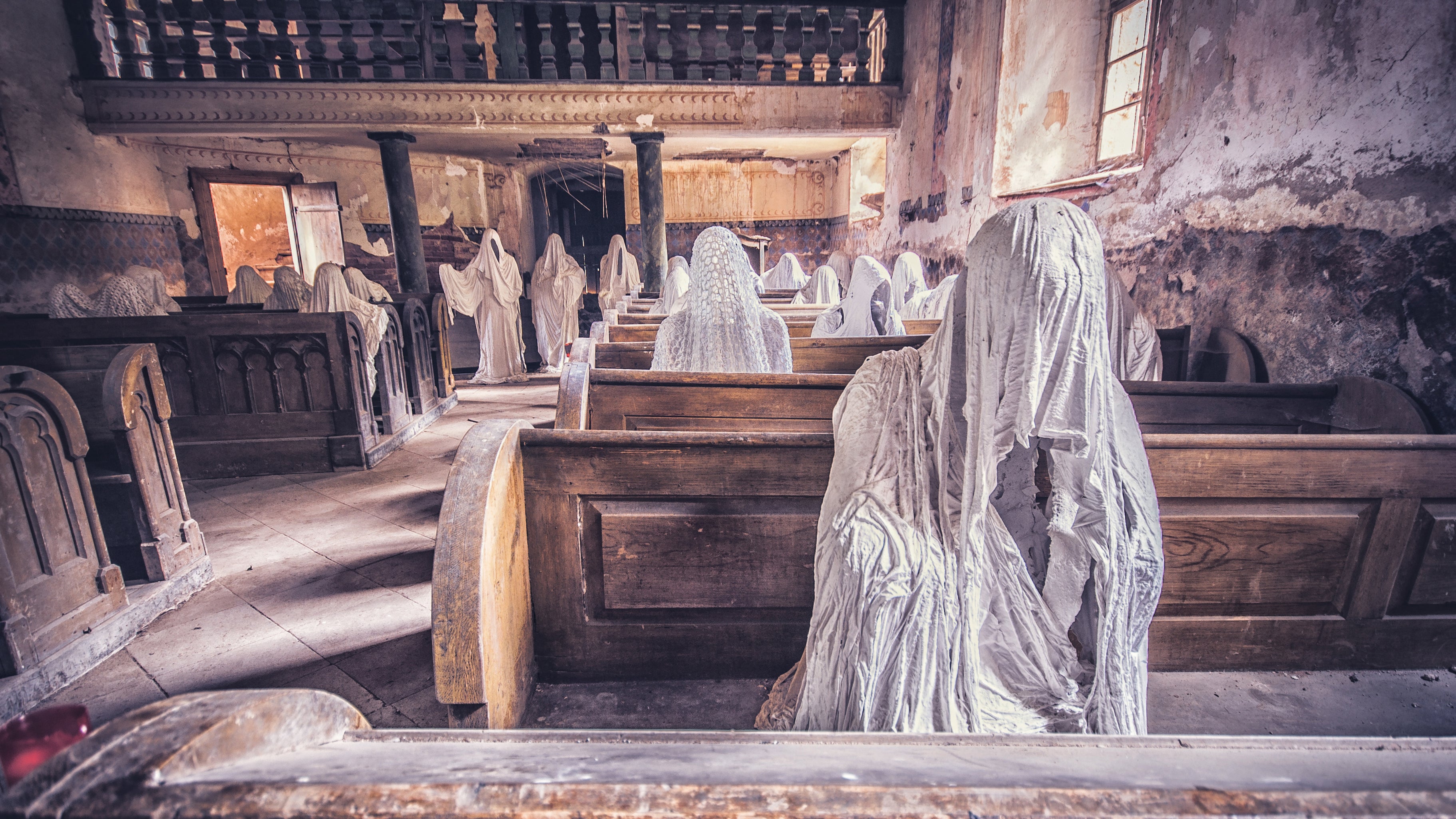 Abandoned church in Czech Republic (Anna Mika)
