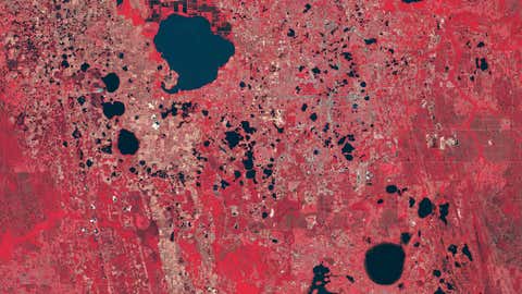 Orlando,Florida,is one of the most visited places in the United States,a fact that has spurred its development during the past three decades. The next six images show just how much the city has expanded. This image is from January 1982. (NASA)