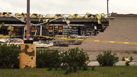 Damage to an auto parts store in Garden City, Georgia, on May 4, 2017. (WTOC TV)