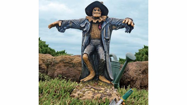 Artist Liam Manchester made this menacing scarecrow ten times as scary as Dorothy's friend in Oz. (Image: Skymall.com)