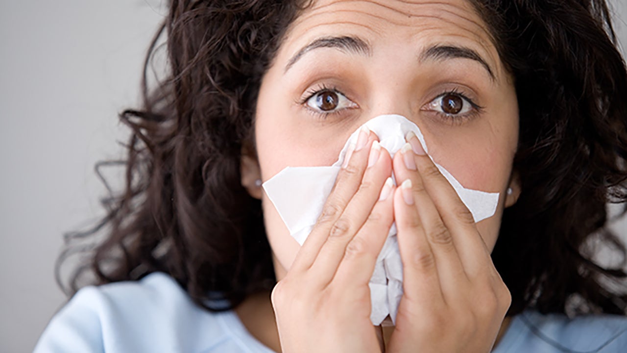 This set of strategies will help you stay healthy all flu-season long. (Thinkstock/Jupiterimages)