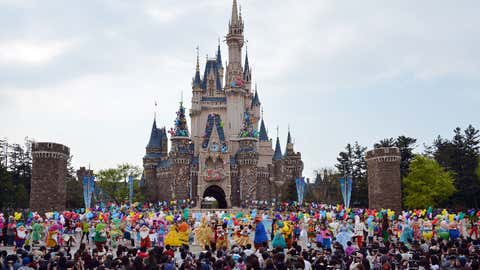 Lightning Strike Blamed For Power Outage At Tokyo Disney Resort The Weather Channel Articles From The Weather Channel Weather Com