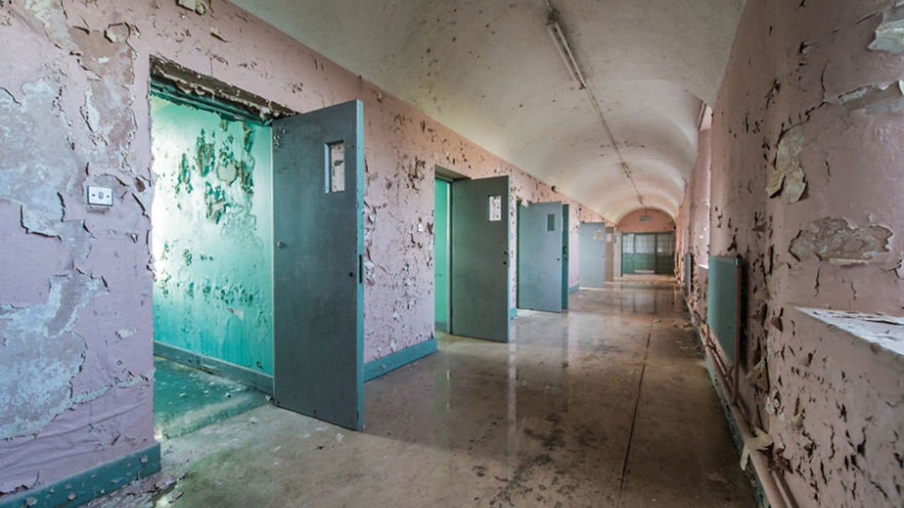 French photographer Romain Veillon travels around the globe in search of abandoned places to capture the beauty and the light that touches these buildings. (Romain Veillon)