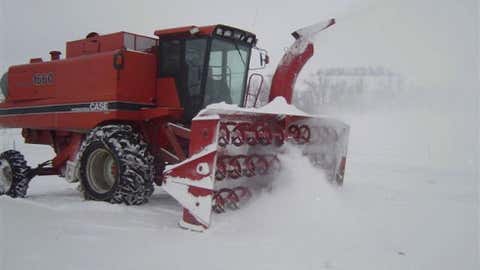 In the Upper Peninsula of Michigan, 30 inches of snow was measured in Herman on December 19, 1996. Image: Snow blower at work in Michigan from iWitness Weather contributor bigcitywitte.