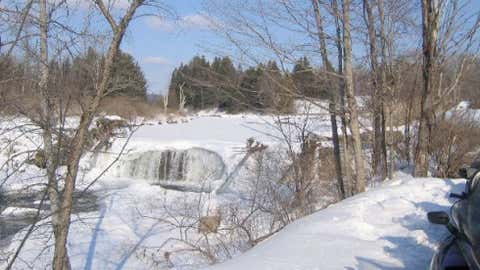 In northeast Vermont at the junction of I-91 and I-93, the town of Saint Johnsbury recorded 33 inches of snow on February 25, 1969. Image: Winter in East Burke, Vt. from iWitness Weather contributor snowbird.