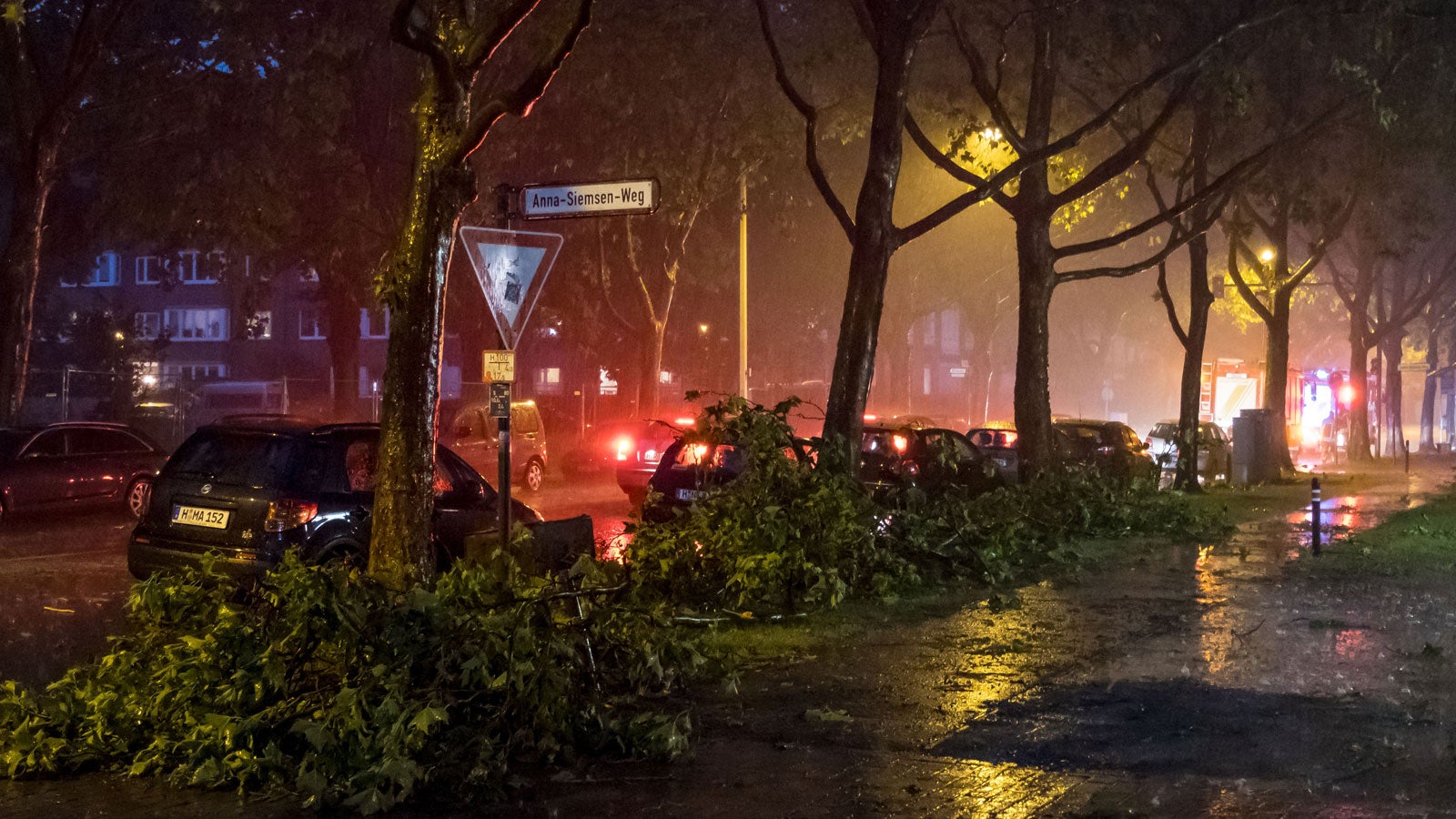 Unwetter Ticker Lebensgefahrliches Wetterchaos In Norddeutschland Ausnahmezustand In Berlin Ausgerufen Artikel Von The Weather Channel Weather Com