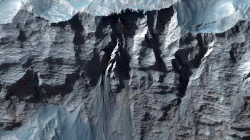A Grand Canyon on Mars That Stretches from San Francisco to New York City