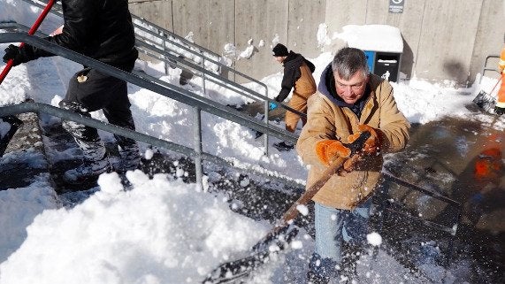 Bills And Steelers Finally Kick Off After Buffalo Snowstorm