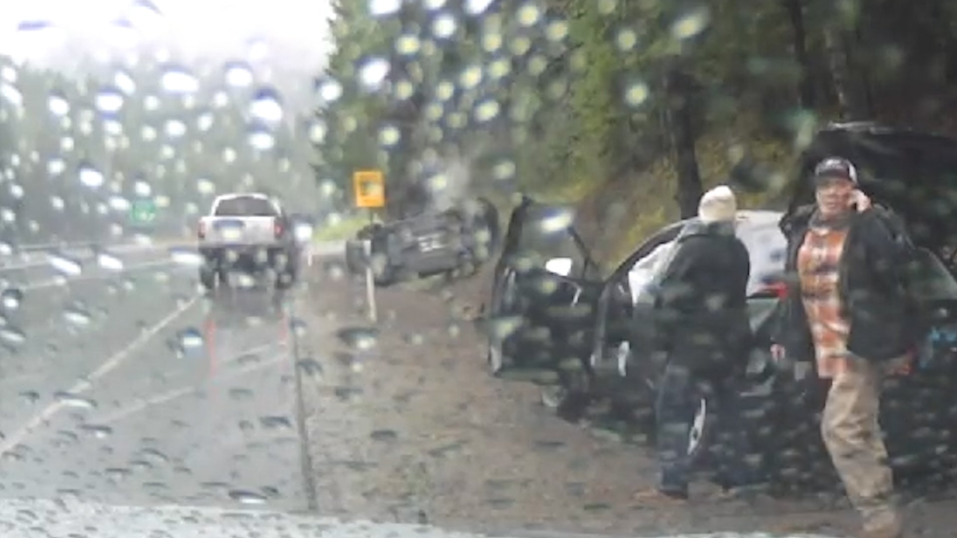 Architect Proposes Rooftop Pool on Notre Dame Cathedral Videos from