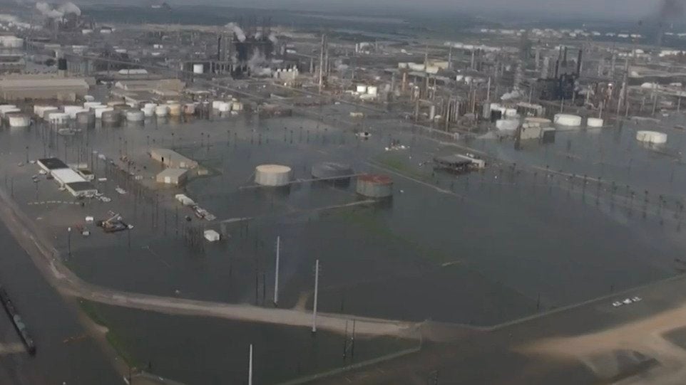 Thousands of Hazardous Chemical Sites at Risk From Flooding, Wildfires