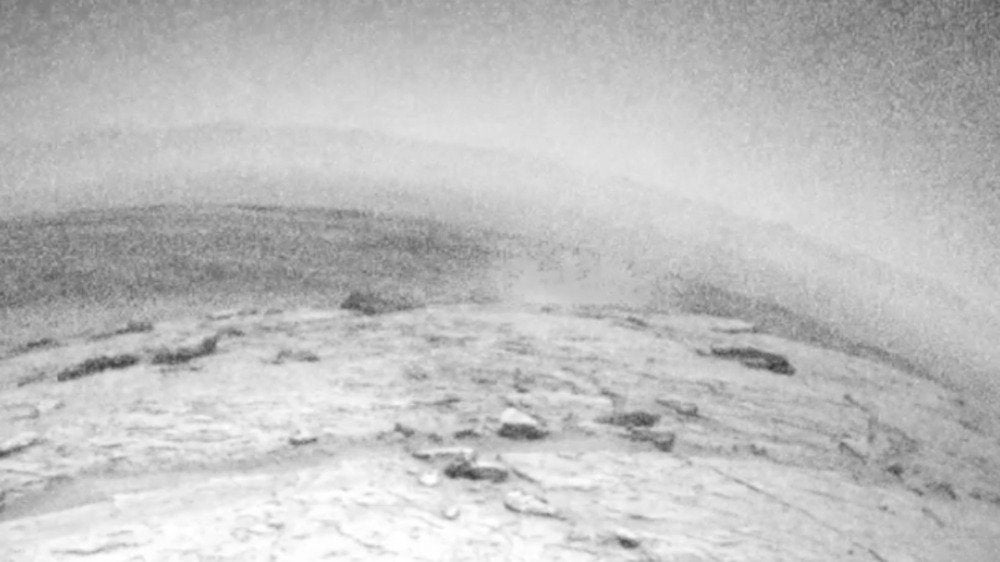 Curiosity Rover Captures Dust Devil on Mars