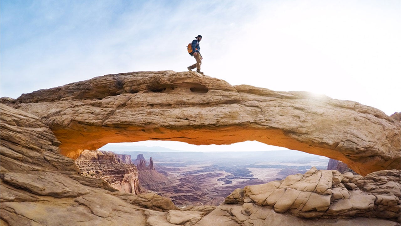 Man Refurbished Grandmother's Van and Travels the U.S. (PHOTOS)