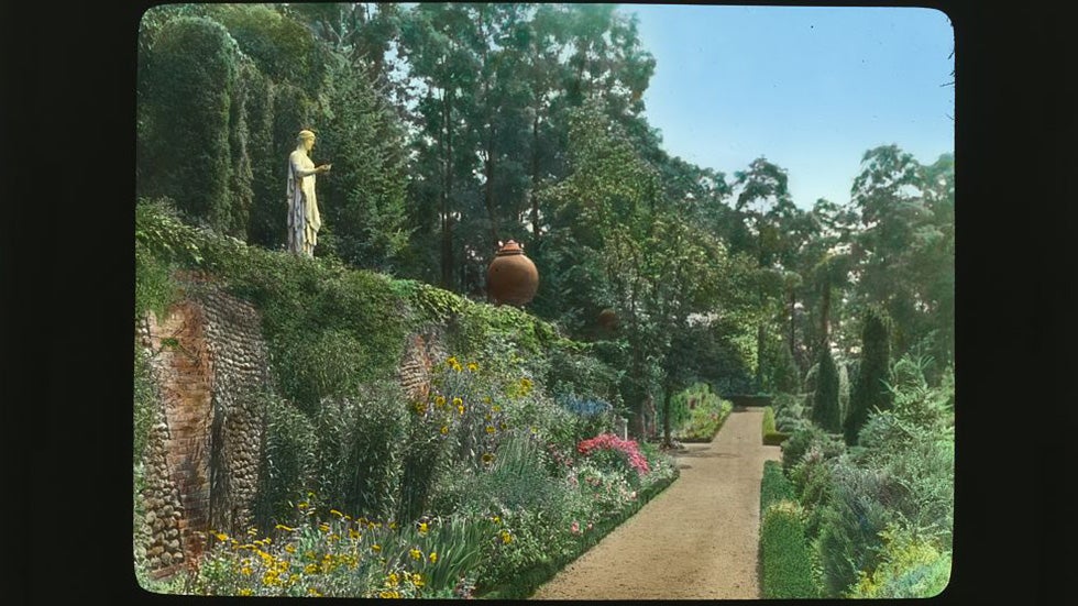 Stunning Gardens from the Past (PHOTOS)