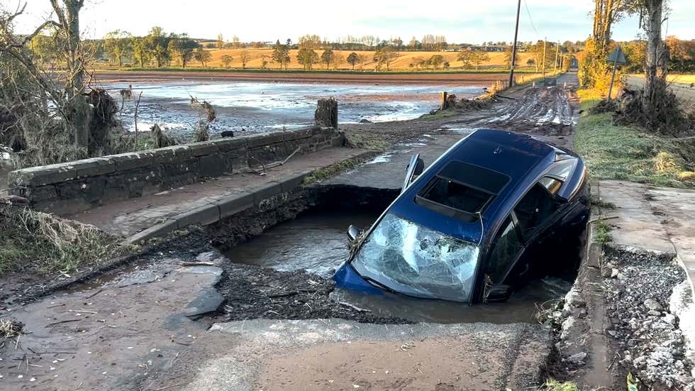 Lake Tahoe s Emerald Bay Freezes Over For First Time In Decades lake-tahoe-s-emerald-bay-freezes-over-for-first-time-in-decades