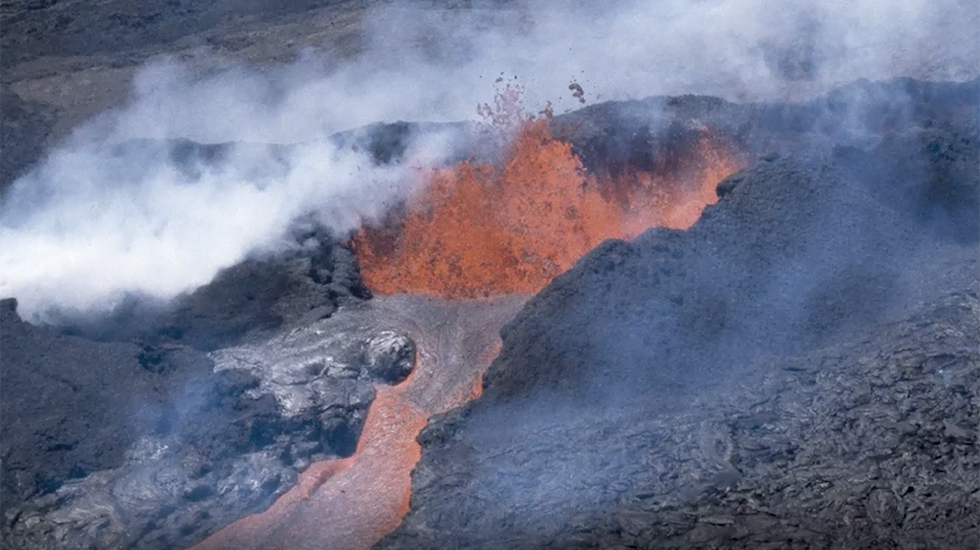 Hawaii's Big Island Gets Big Warning - Videos from The Weather Channel