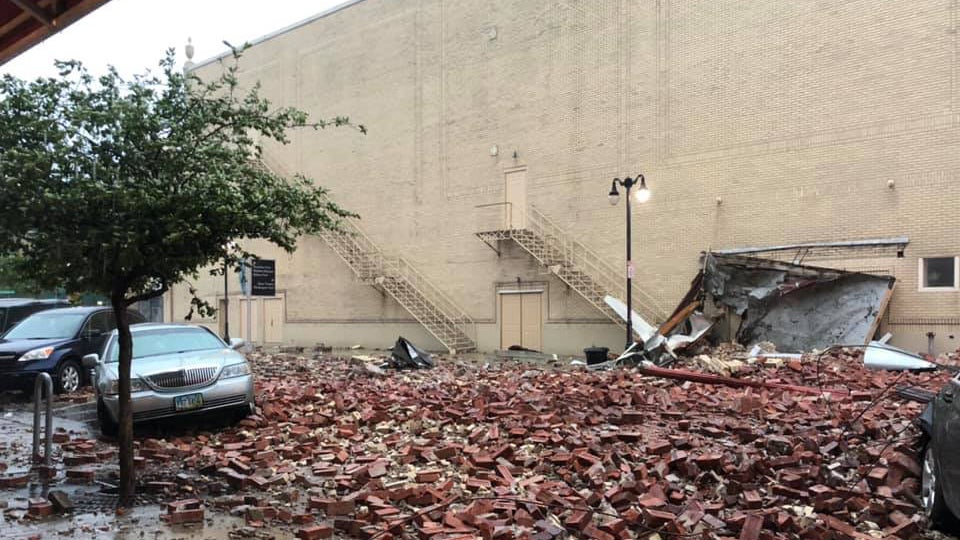 High Winds Damage Ohio Theater, Leave Hundreds of Thousands without Power in Upper Midwest (PHOTOS)