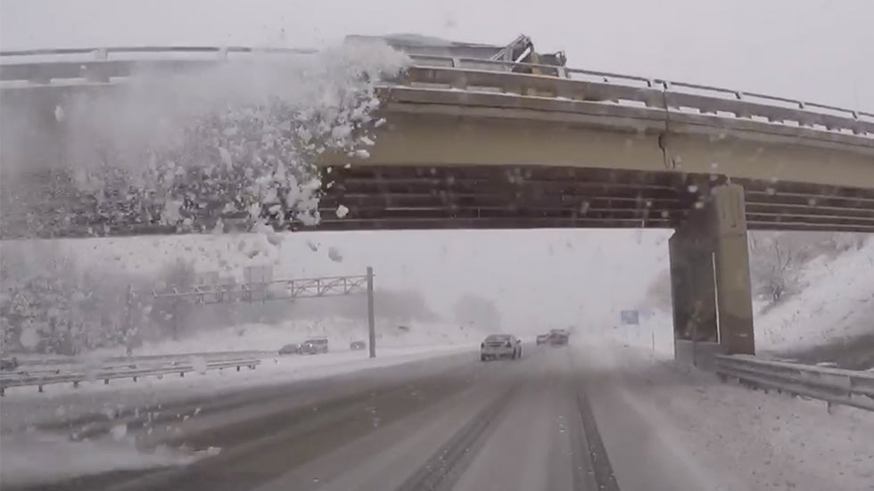 Man&rsquo;s Windshield Smashed by Snow Falling From Overpass