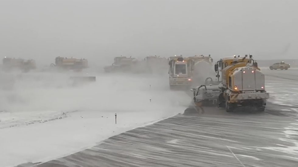 Army Of Plows Fights Storm At O'Hare