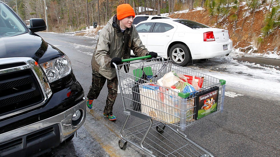 Winter Storm Leon: Heartwarming Photos That Will Restore Your Faith in Humanity