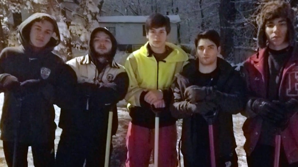 New Jersey Teens Come to Neighbor's Aid with Shovels in Hand