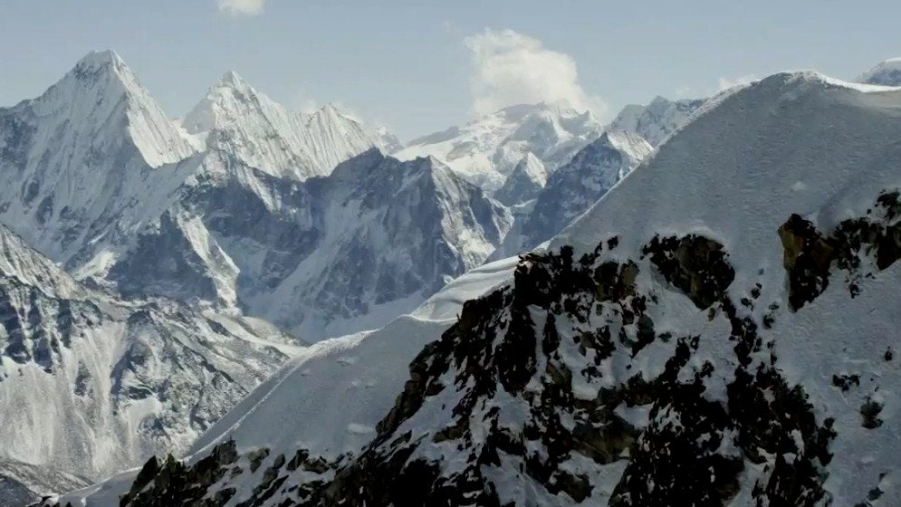 Man Conquers Mt. Everest at Home, Climbing 6,507 Flights of Stairs