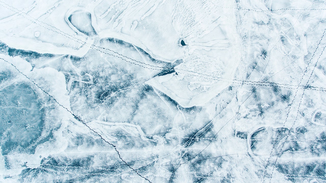 Photographer Captures Tiny Footprints From the Sky (PHOTOS)