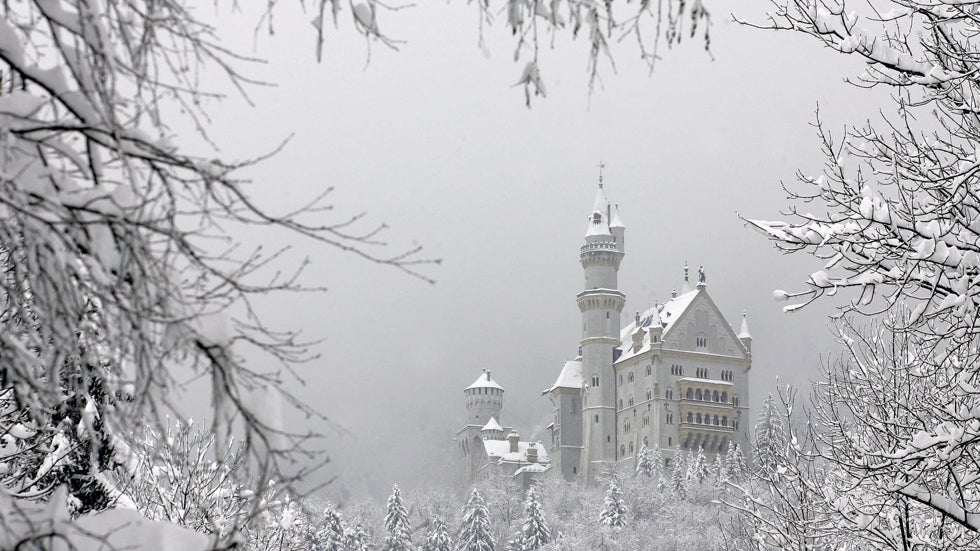Incredible Castles You Have To Visit Around the World (PHOTOS)