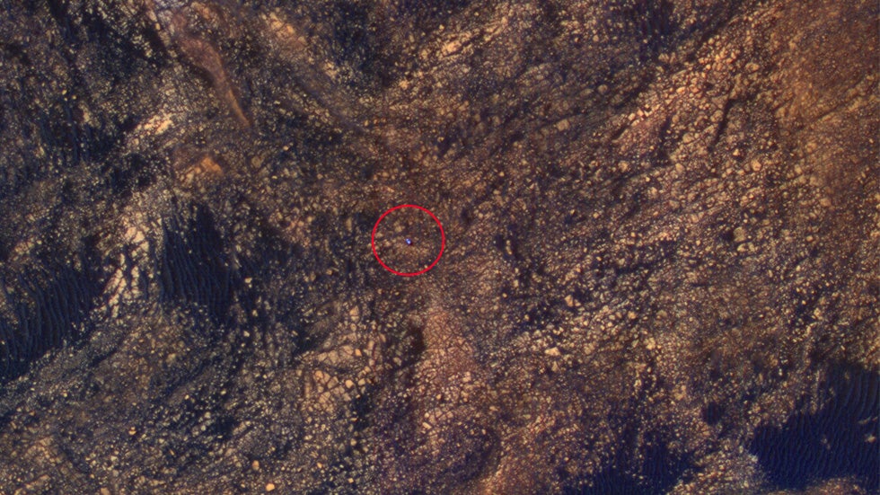 NASA's Mars Orbiter Spots Curiosity Rover