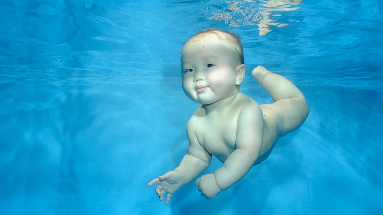 Photos of Babies Swimming Underwater are Surprisingly Adorable