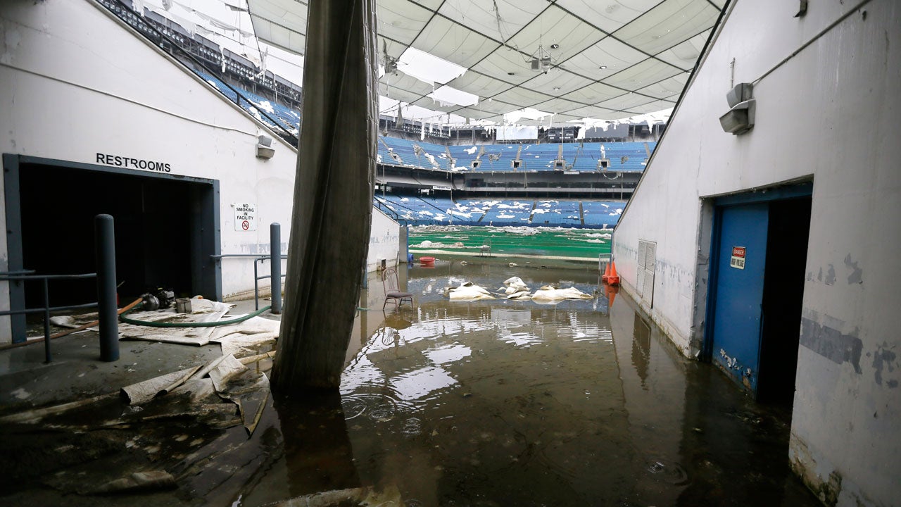 Detroit\u0026#039;s Pontiac Silverdome Is a Deflated Mess (PHOTOS) | The Weather  Channel, image size:1280x720