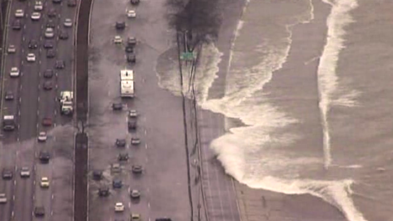 Wintry Conditions in Chicago: Lake Michigan Overflows onto Lake Shore Drive; Over 300 Cancelations at O'Hare 
