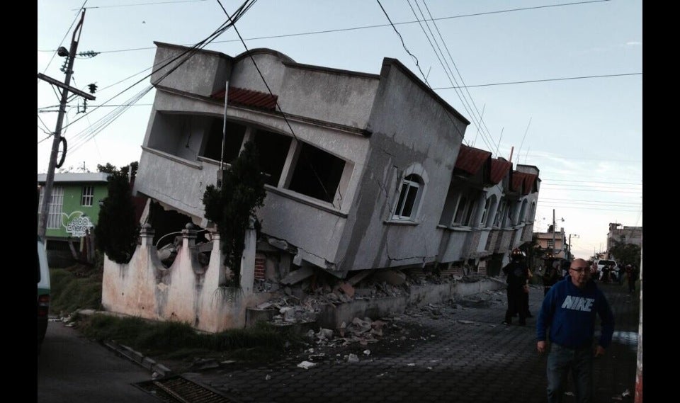 Mexico Earthquake: 6.9-Magnitude Quake Shakes Puerto Madero, Swaying Buildings in Mexico City; 3 Dead