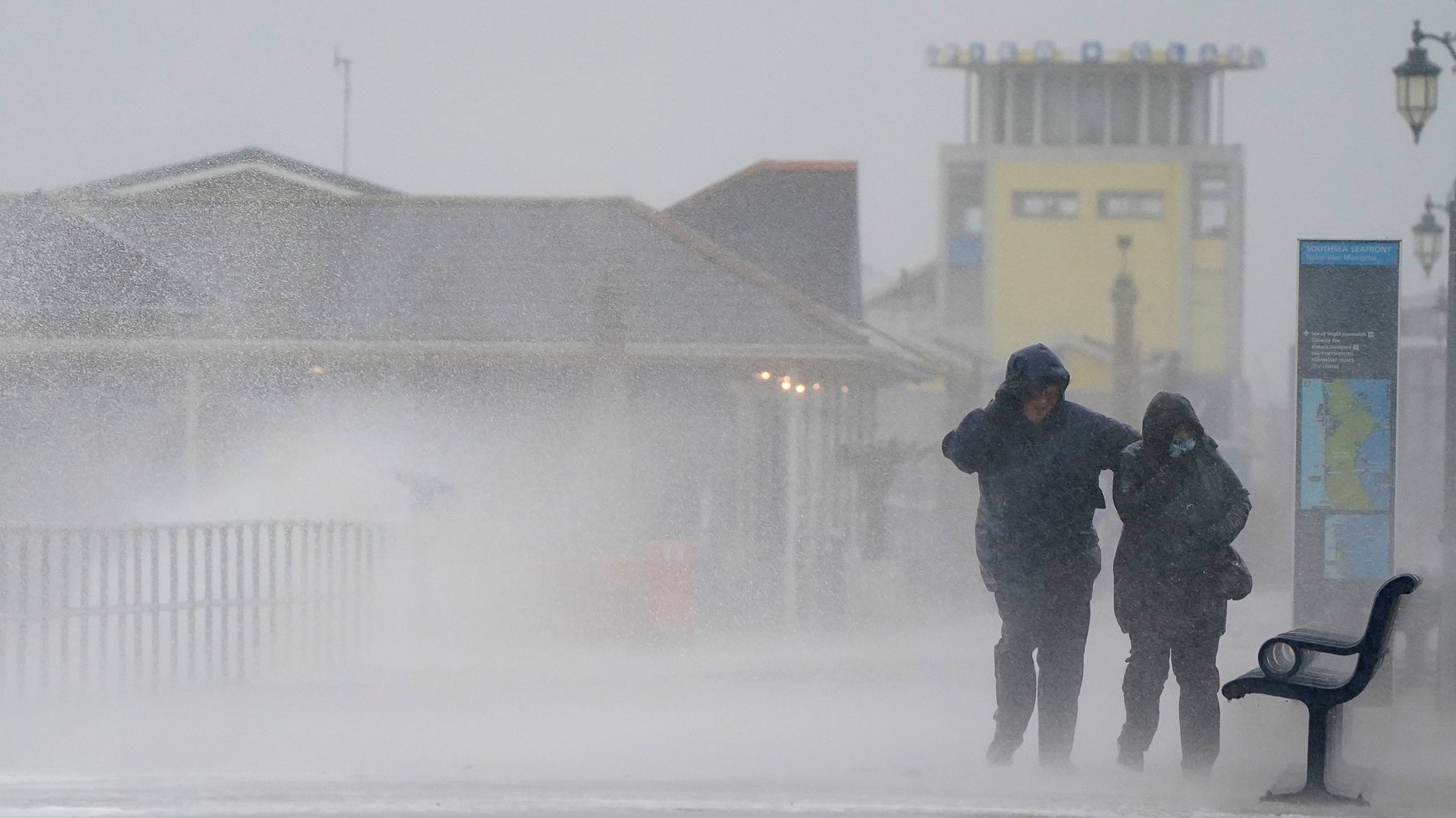 Storm Barra Pounds United Kingdom, Ireland and Spain (PHOTOS)