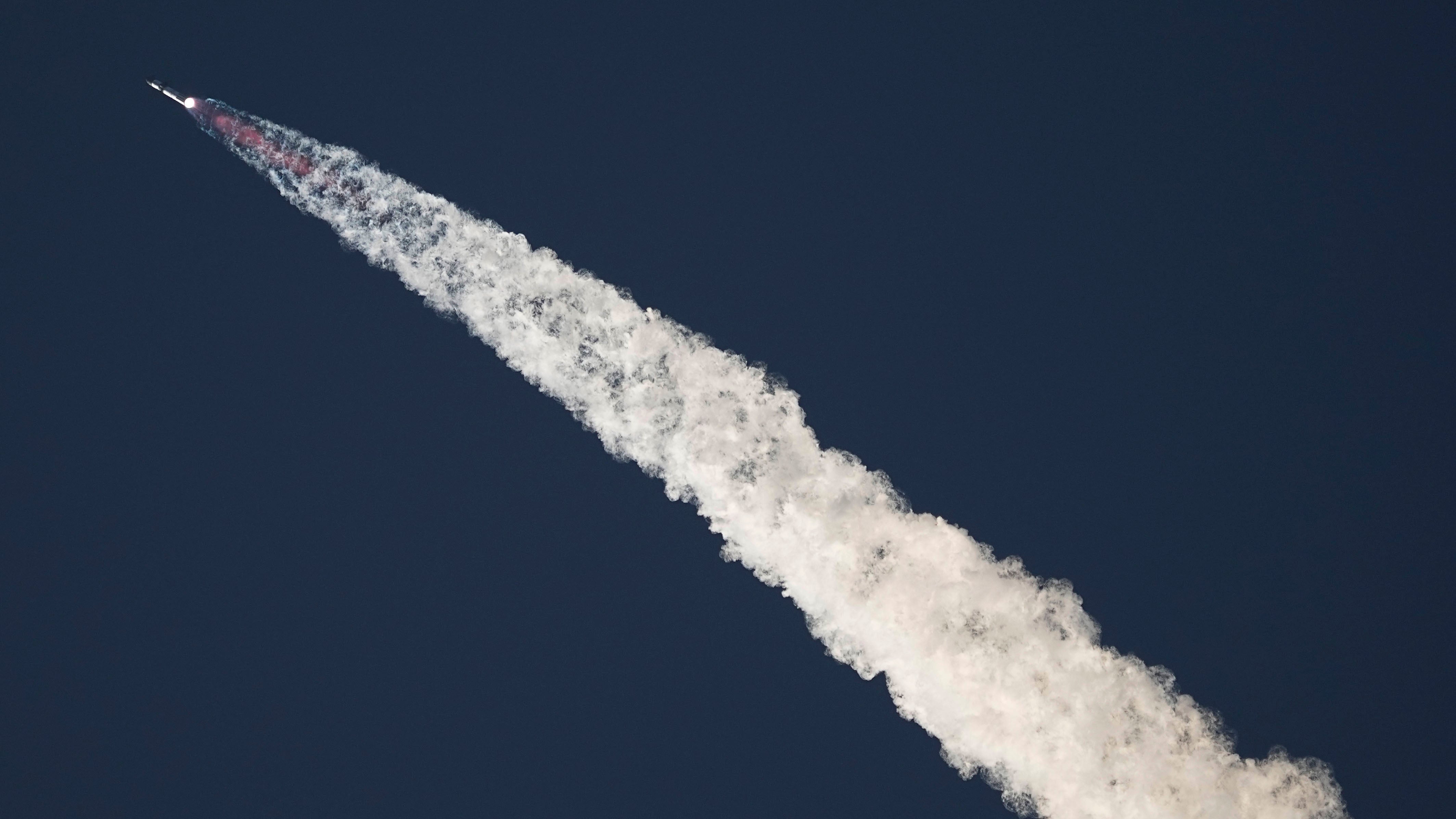 SpaceX Starship Second Test Flight Ends In Two Explosions