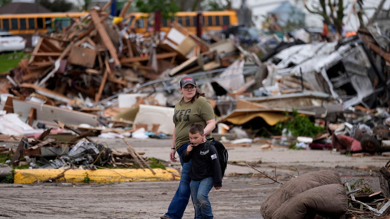 Iowa Tornadoes, In Pictures