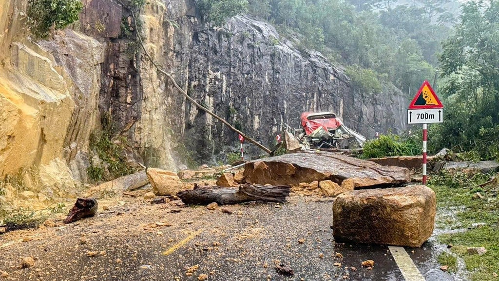 Landslide Hits Bus, Killing 6 As Heavy Rain Pounds Central Vietnam