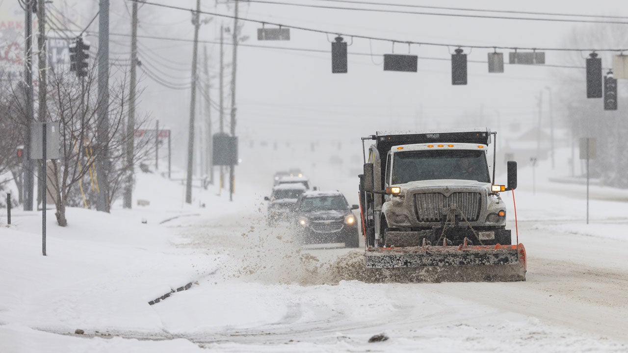 Winter Storm Gianna Batters The Carolinas; Power Outages Rising