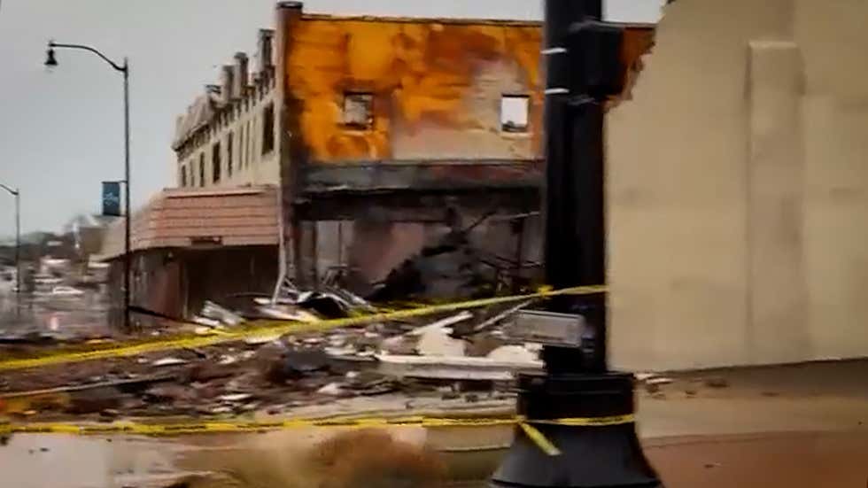 Tornadoes, Severe Storms Tear Through Alabama - Videos from The Weather ...