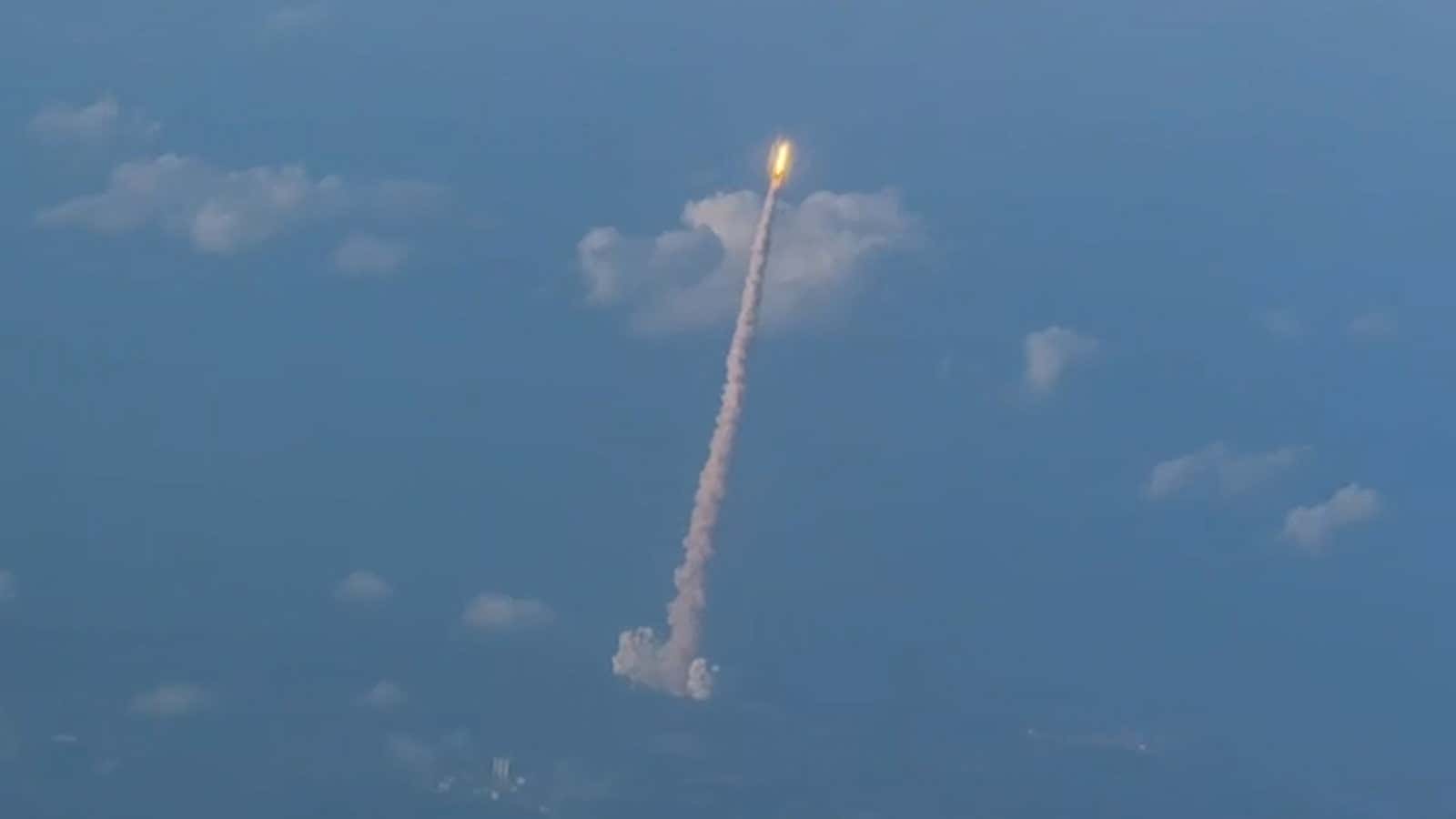 ‘Truly Surreal’: Passengers See Artemis II Launch From Plane