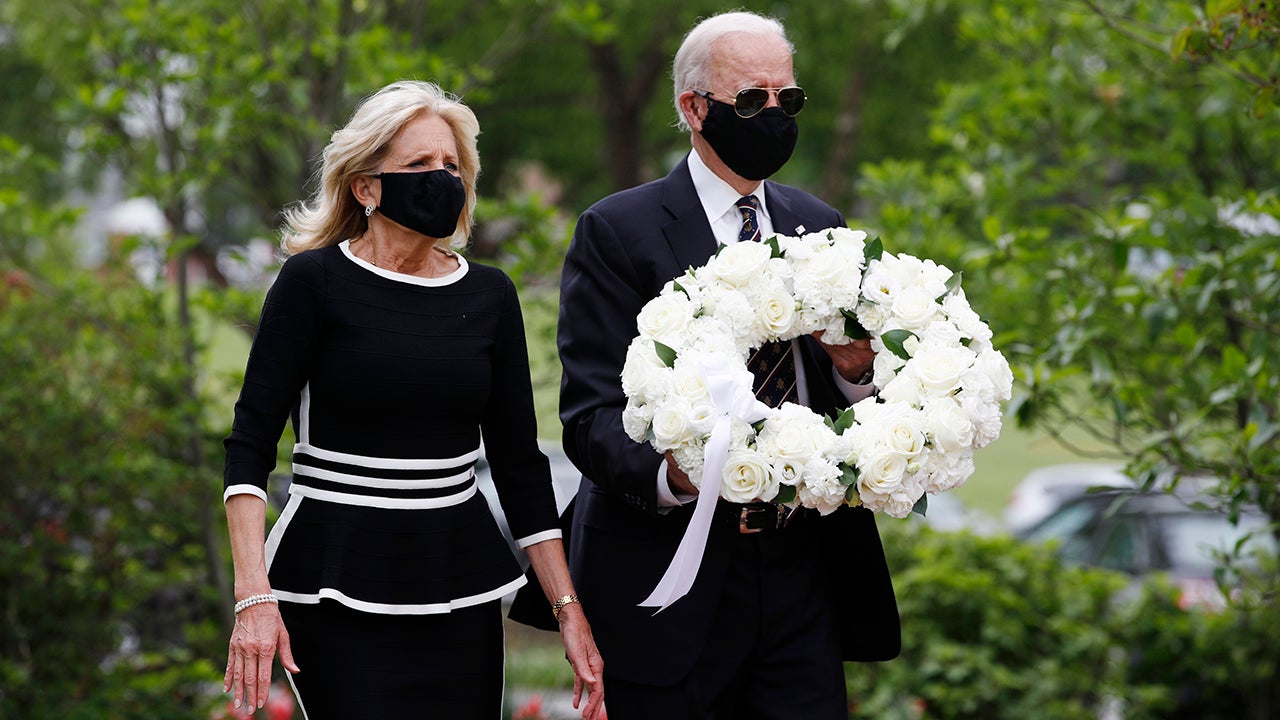 BidenWreath.jpg