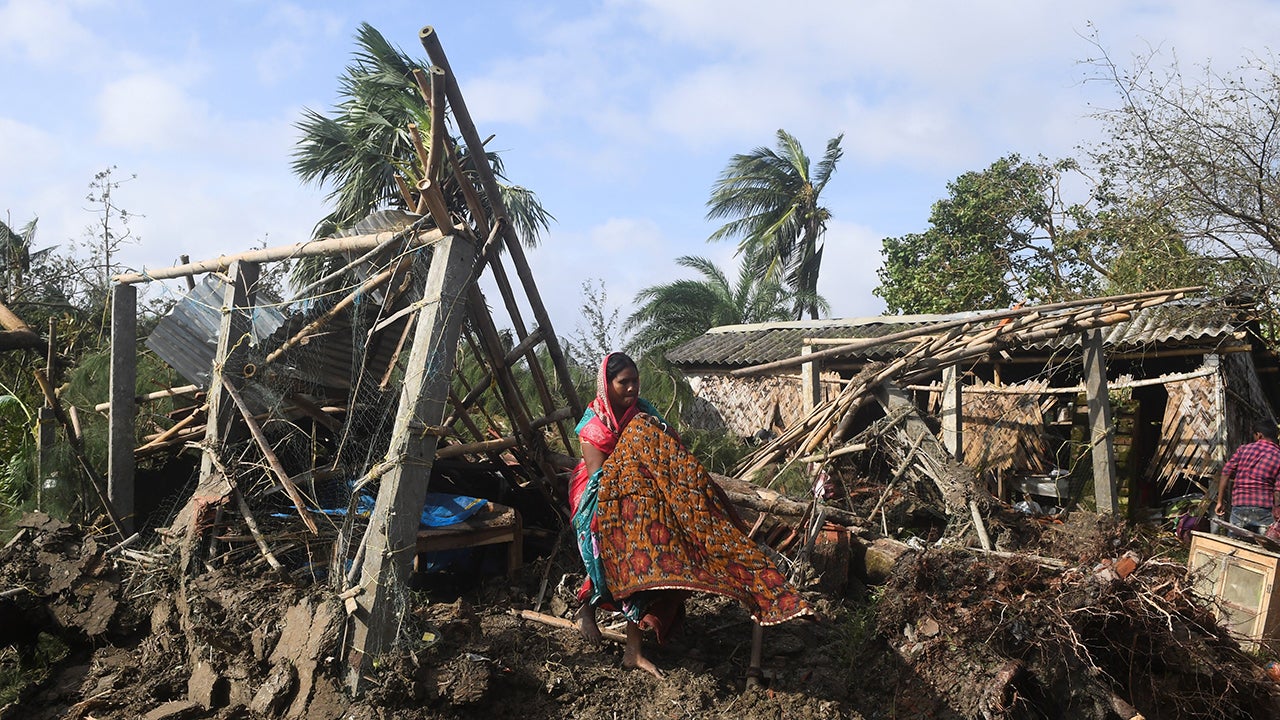 Cyclone Bulbul Kills 7 in India and 7 in Bangladesh Cyclone Bulbul Kills 7 in India and 7 in Bangladesh