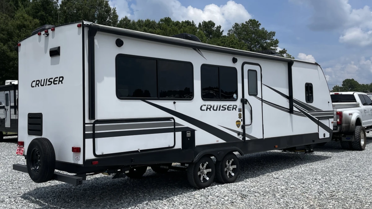2022 Crossroads Cruiser KING BED 28RKS
