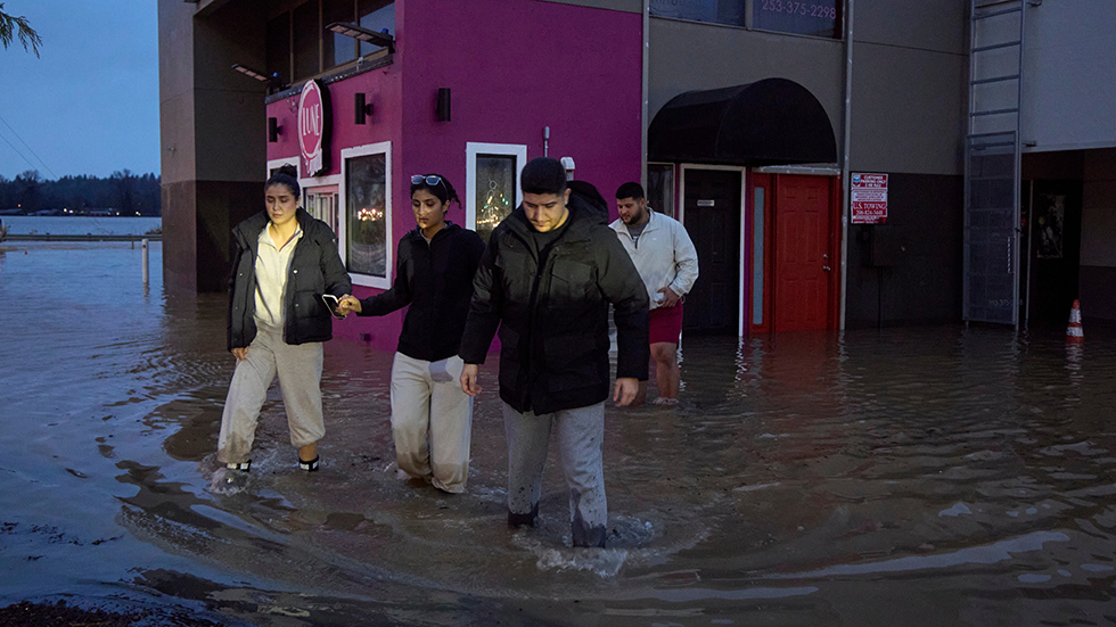 Washington Faces Unprecedented Flooding Amid Atmospheric River