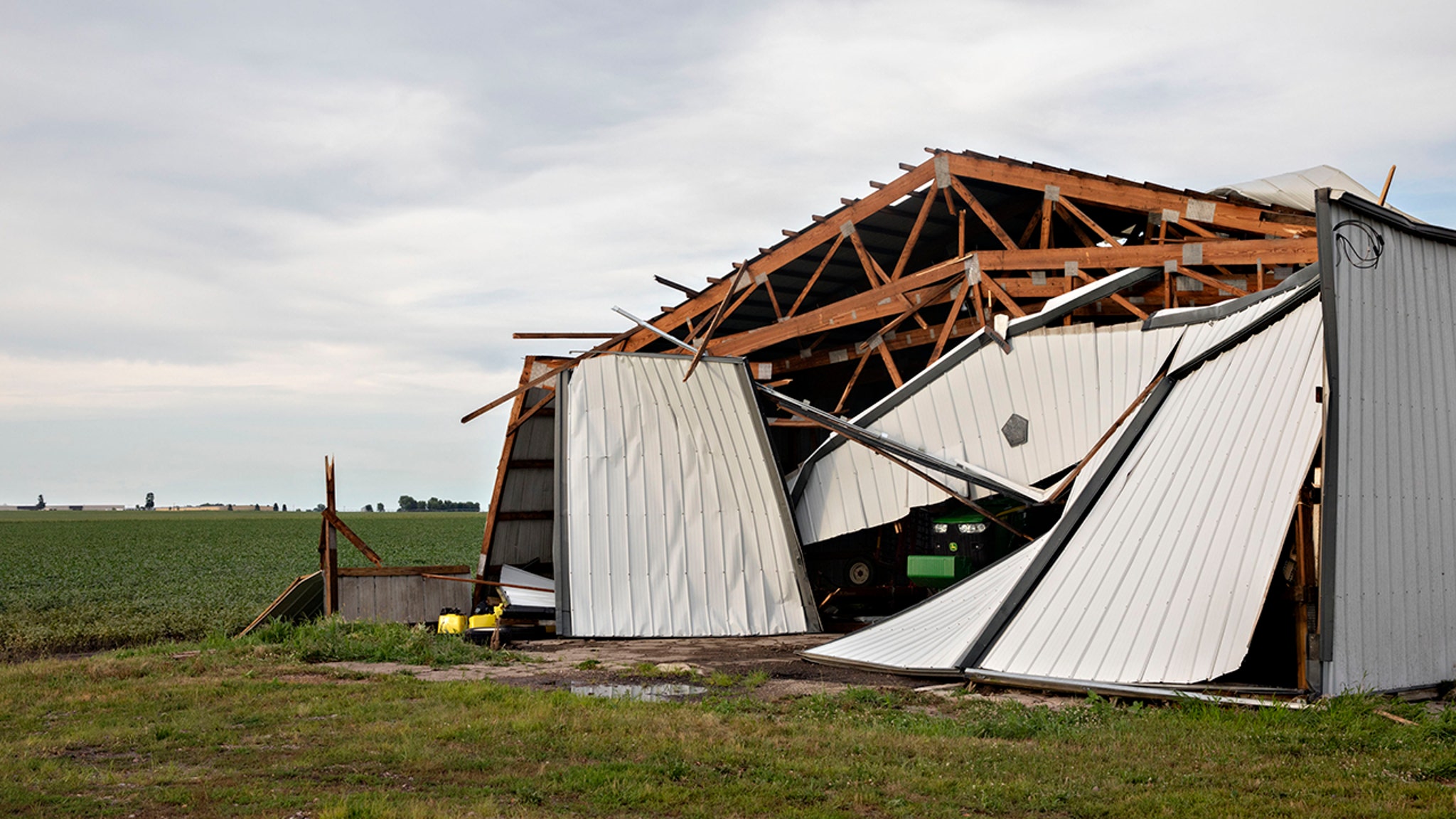 4 Killed as Midwest Derecho Leaves Destruction in Iowa, Illinois ...