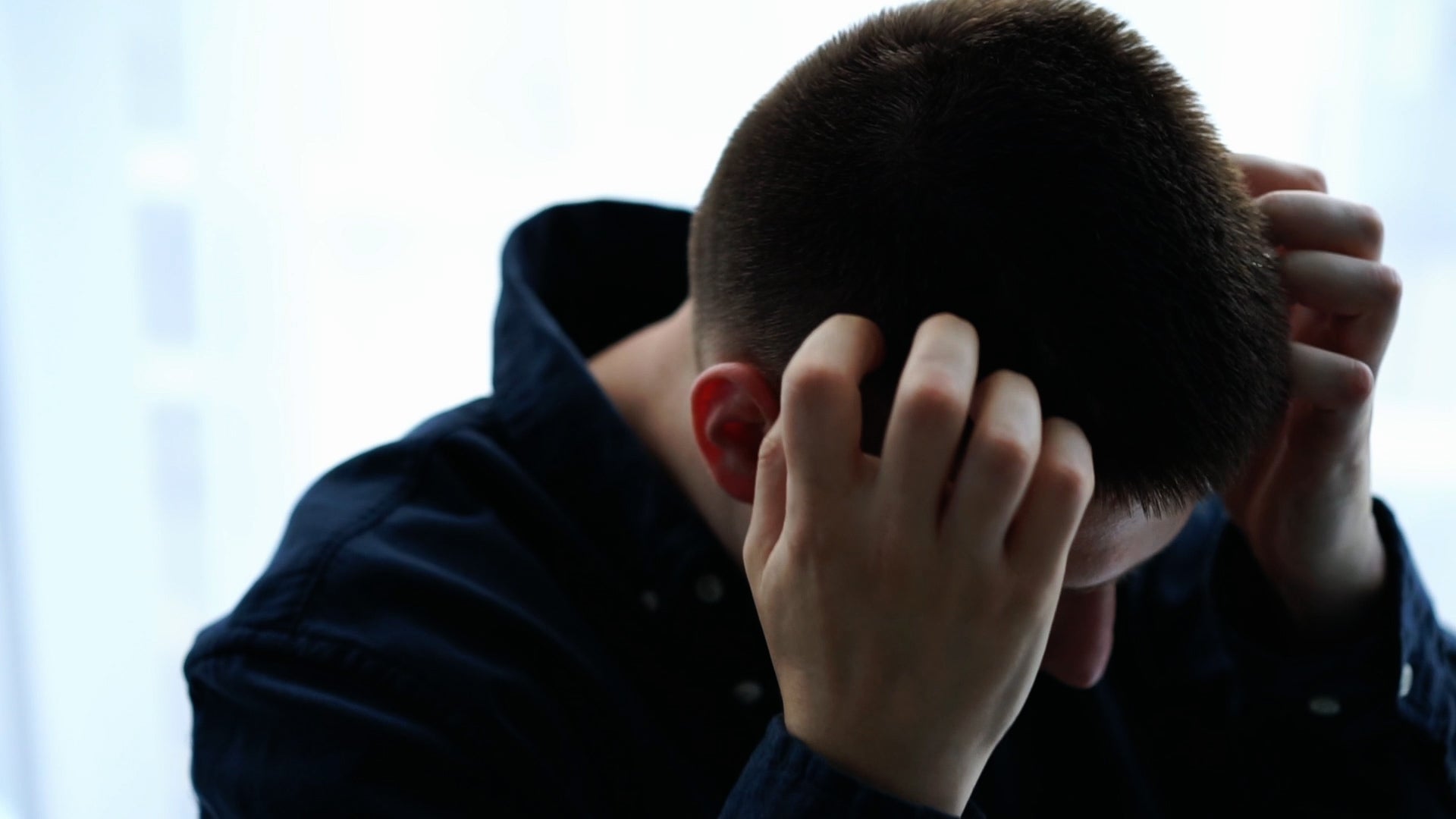 Managing Dry Scalp In Cold Weather