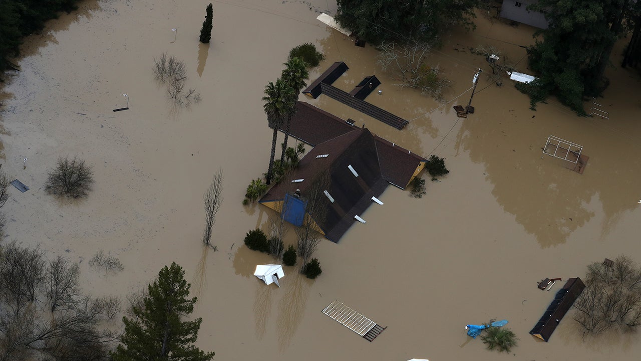 Aerials of the Island-like Northern California Town Cut Off by Flooding (PHOTOS)